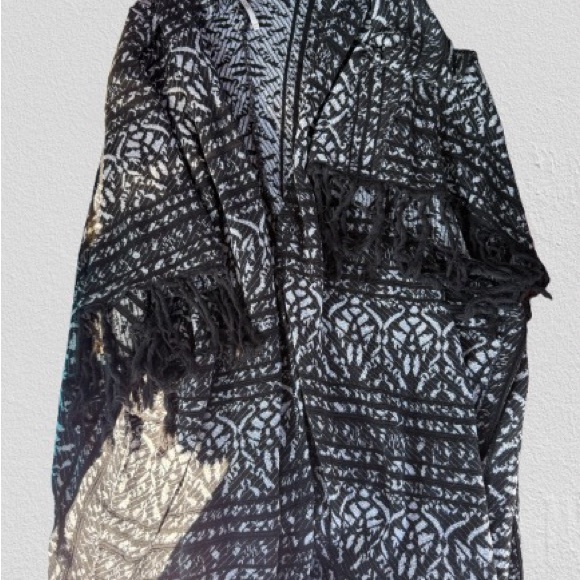 Free People Black and White Lace Wrap - Picture 1 of 2
